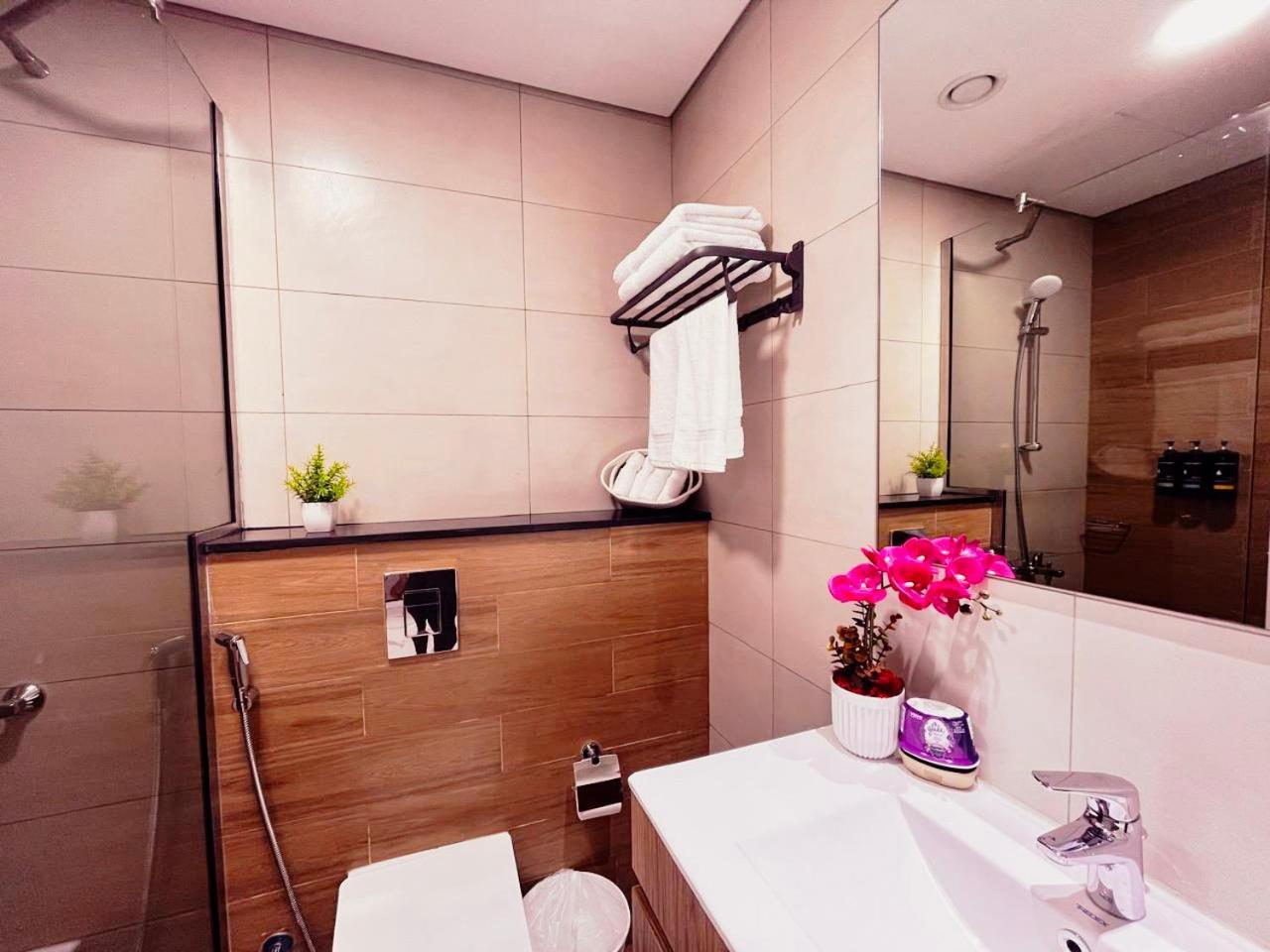Maryah Island 1 Bed Junior Next To Cleveland Hospital * Abu Dhabi