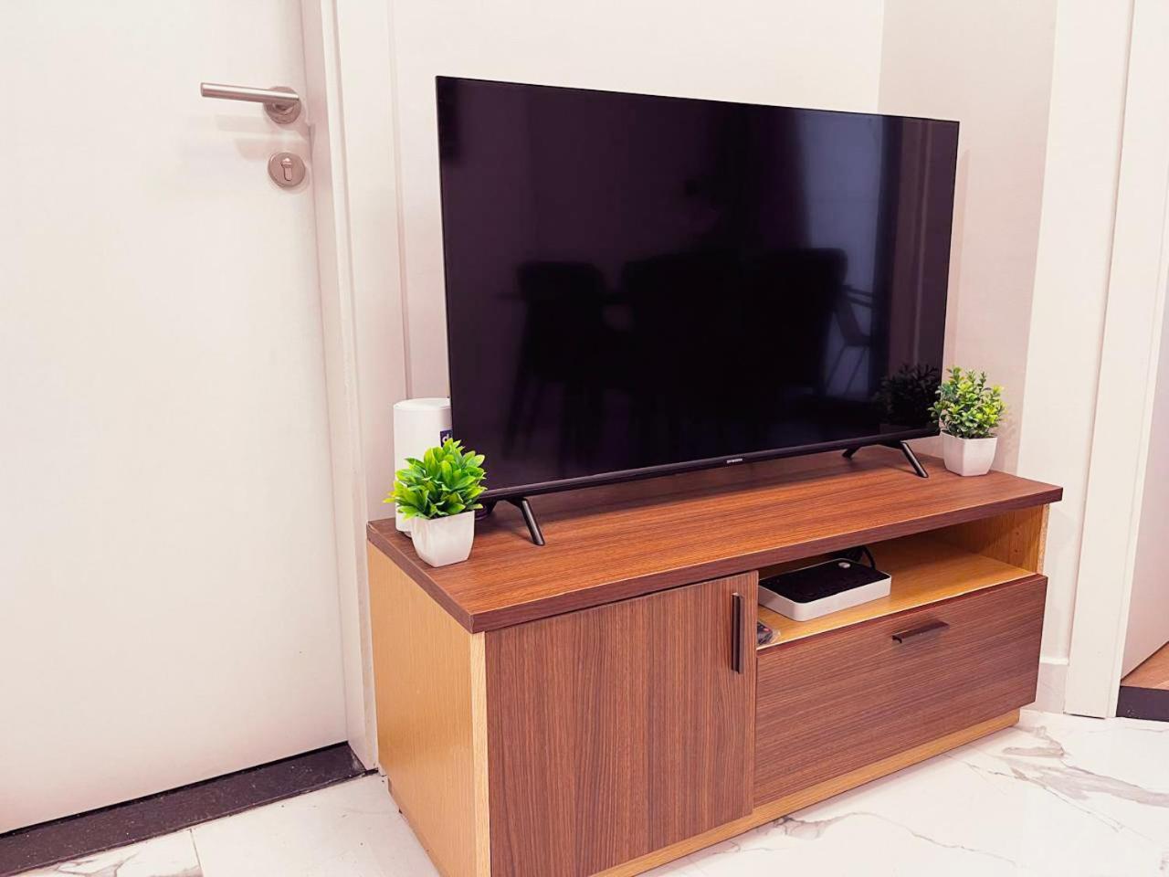 Apartment Maryah Island 1 Bed Junior Next To Cleveland Hospital Abu Dhabi