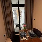 Maryah Island 1 Bed Junior Next To Cleveland Hospital