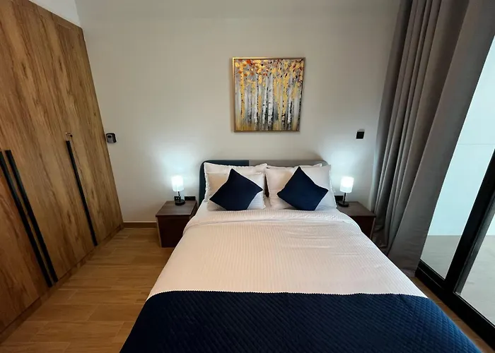 Maryah Island 1 Bed Junior Next To Cleveland Hospital