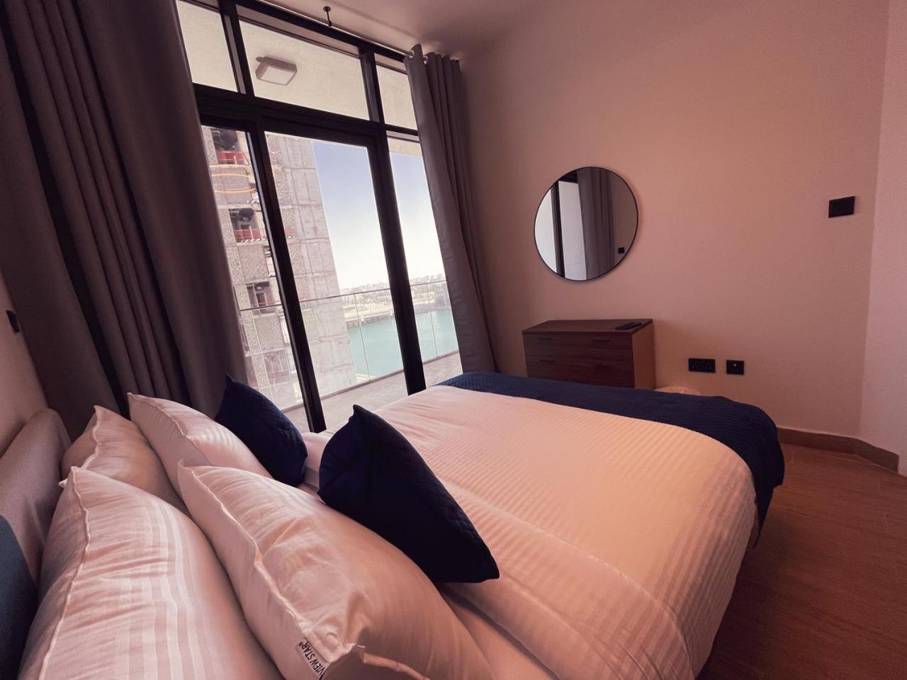 Apartment Maryah Island 1 Bed Junior Next To Cleveland Hospital