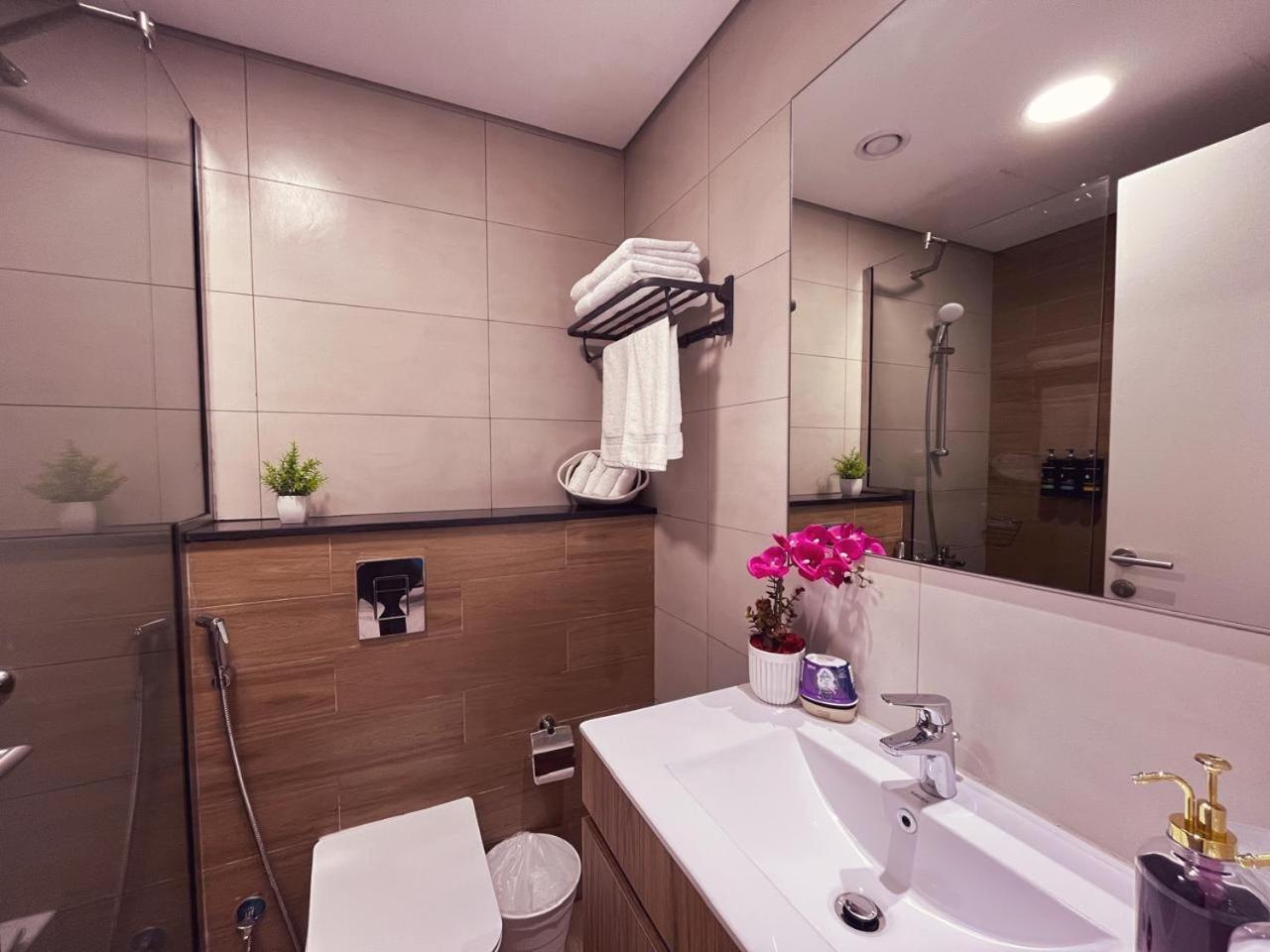 Maryah Island 1 Bed Junior Next To Cleveland Hospital Abu Dhabi