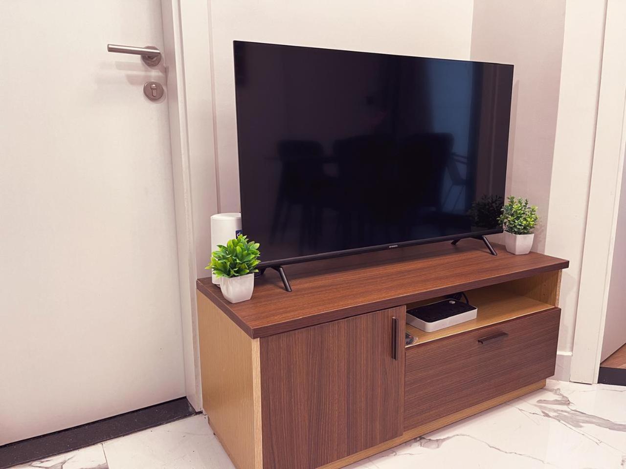 Apartment Maryah Island 1 Bed Junior Next To Cleveland Hospital Abu Dhabi